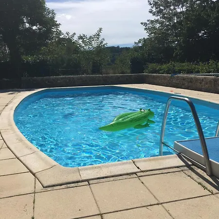 Les Salveyries En Dordogne Avec Piscine Et Grands Espaces
